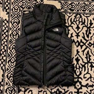 Women’s North Face vest perfect condition!